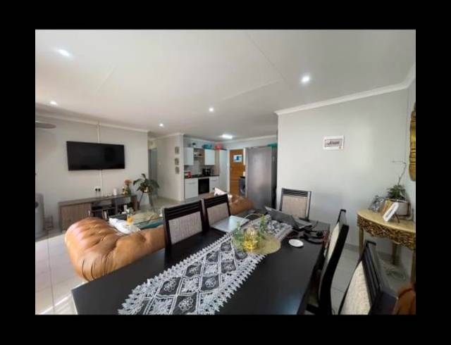 3 BEDROOM HOUSE FOR SALE IN SKY CITY